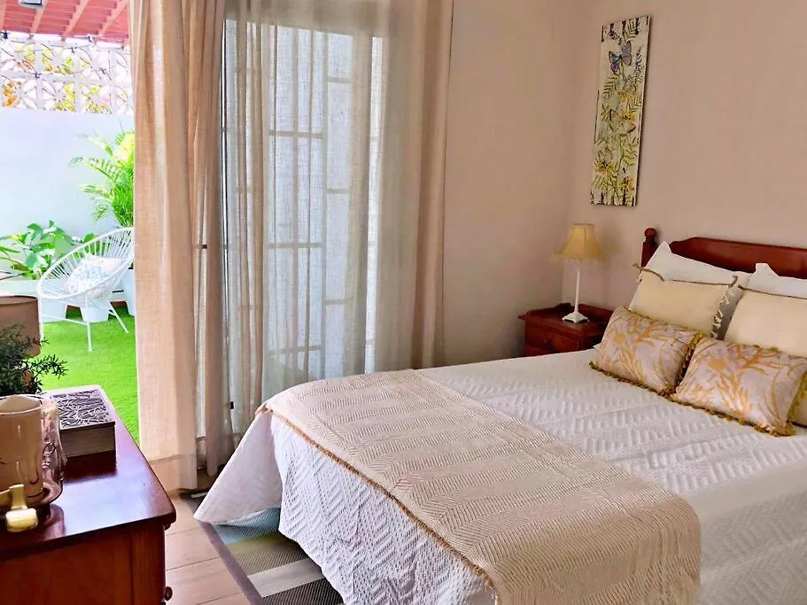 Oasis De Tranquilidad Y Estilo En Los Cristianos De Membrillo Suites Appartement Los Cristianos (Tenerife)