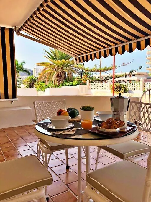 Oasis De Tranquilidad Y Estilo En Los Cristianos De Membrillo Suites