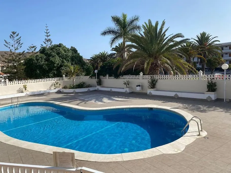 Oasis De Tranquilidad Y Estilo En Los Cristianos De Membrillo Suites Испания